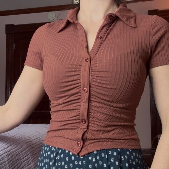 Y2K Ribbed Rust Brown Button-Up Top - Picture 5 of 5